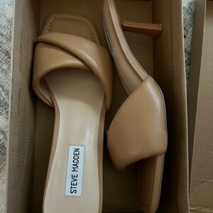 Steve Madden Sandal with heel